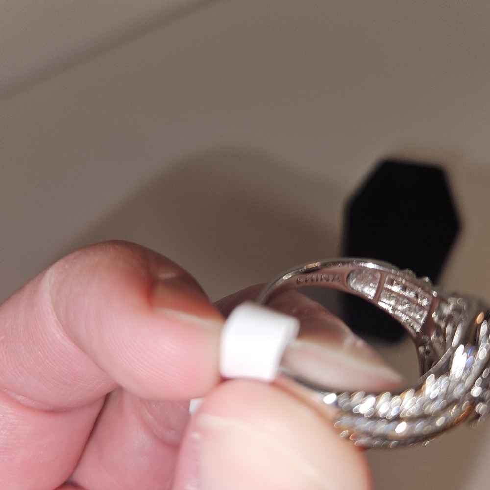 Exquisite Ring Size 8 - Picture 12 of 13